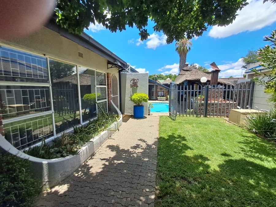 4 Bedroom Property for Sale in Naudeville Free State